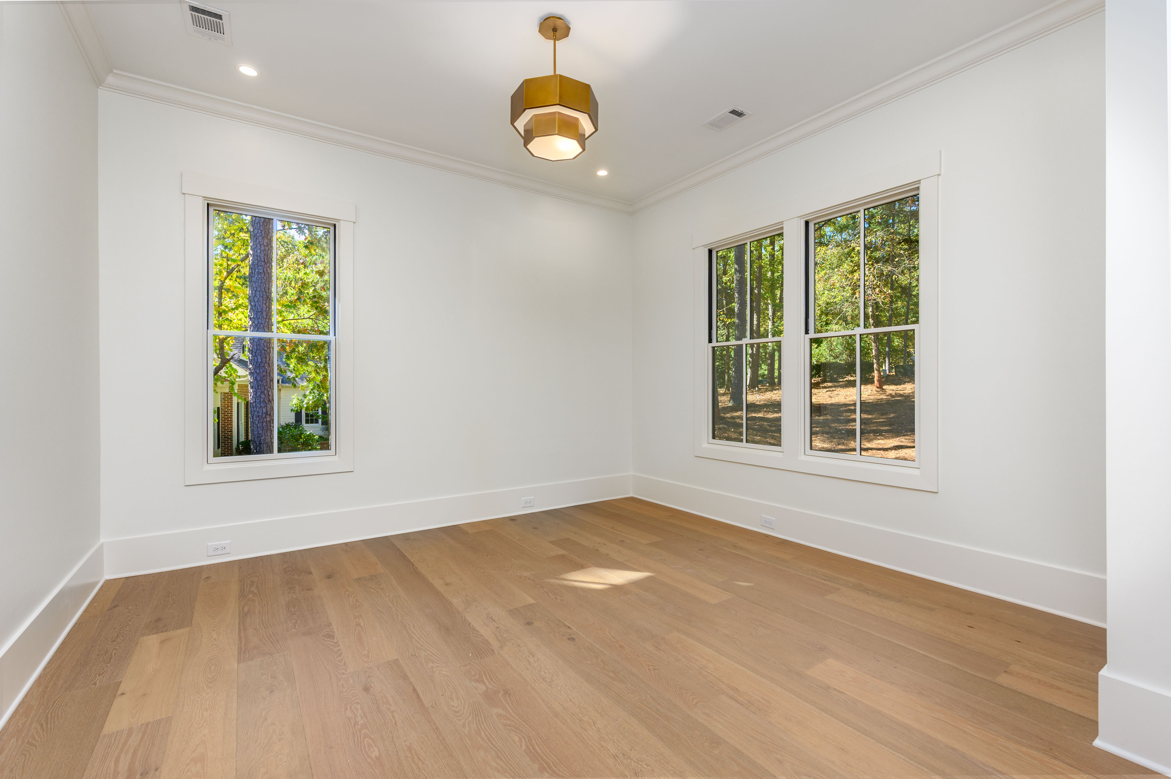 1050 Maple Ridge Way image 35